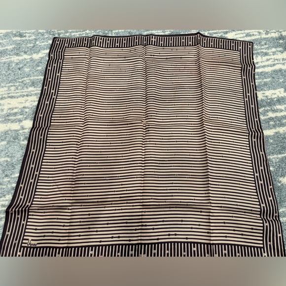 Accessories - Vera Scarf
